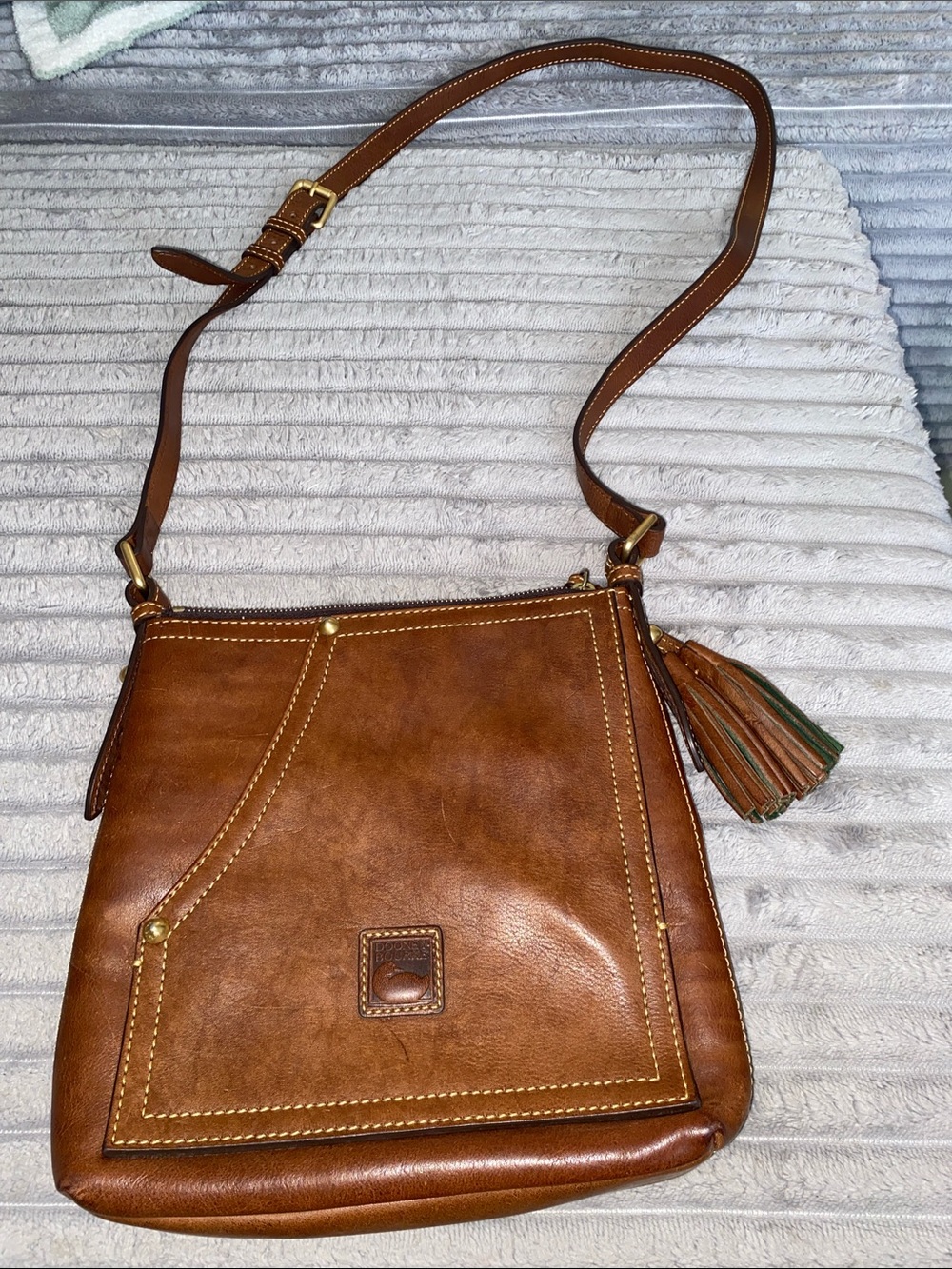 DOONEY & BOURKE FLORENTINE CROSSBODY TASSEL HANDBAG